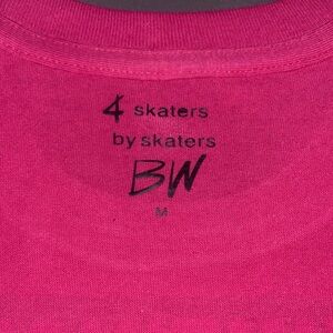 Bluntwork skateboarding supporter shirt.